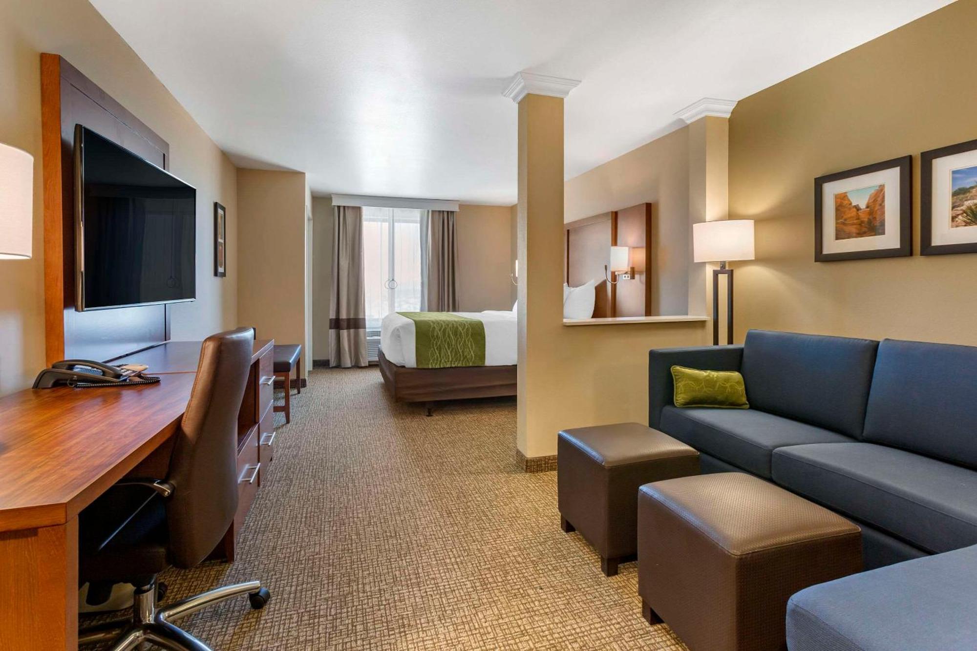 Comfort Suites Albuquerque Airport Exterior foto